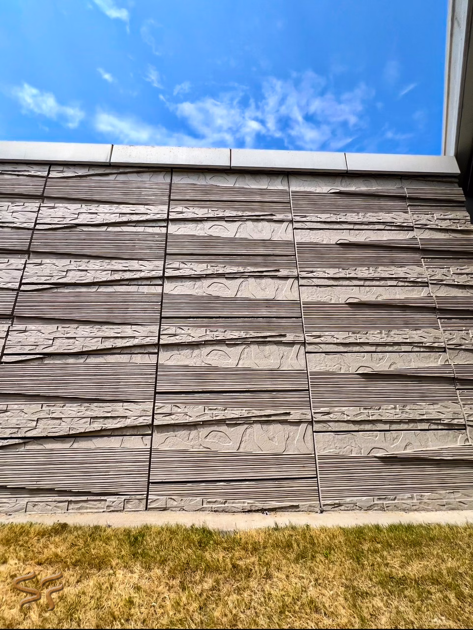Noise wall corridor view